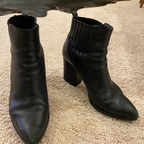 *ON SALE* Marc Fisher LTD Alva Stacked Heel Bootie - Picture 8 of 10